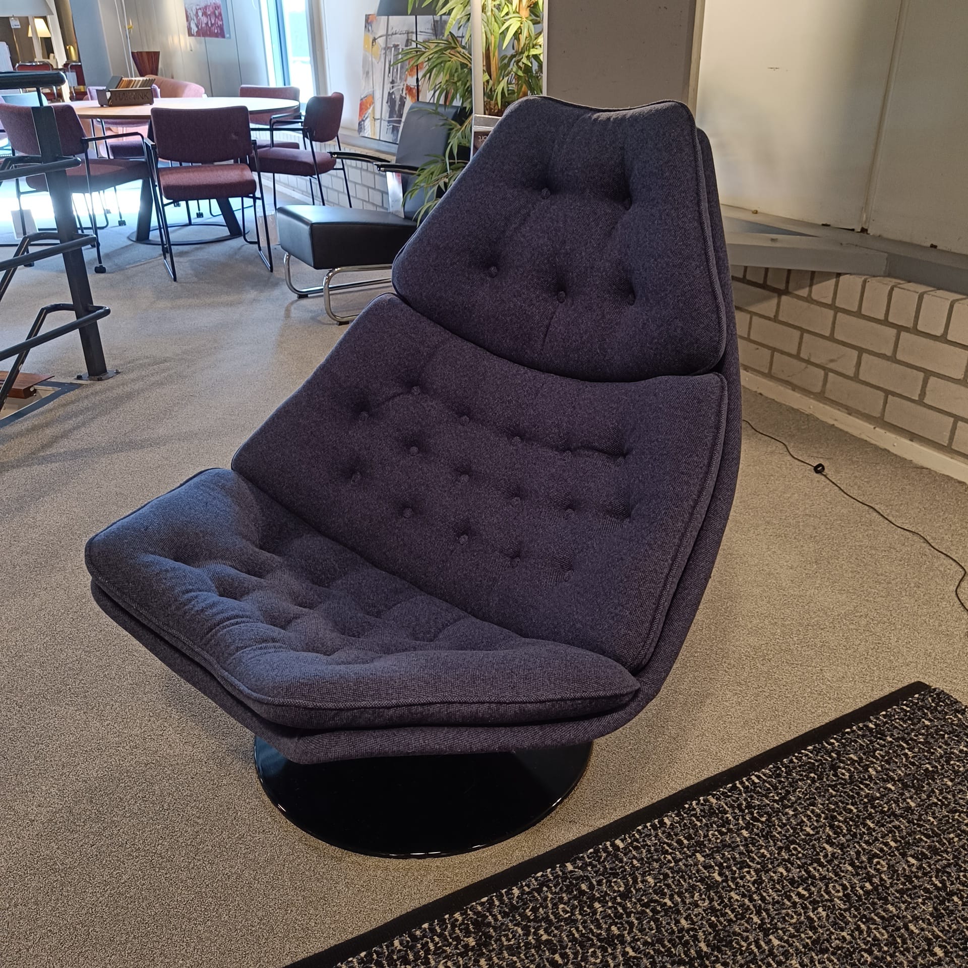 F588 van Artifort